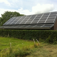 houtberging met zonnepanelen 14 kWp